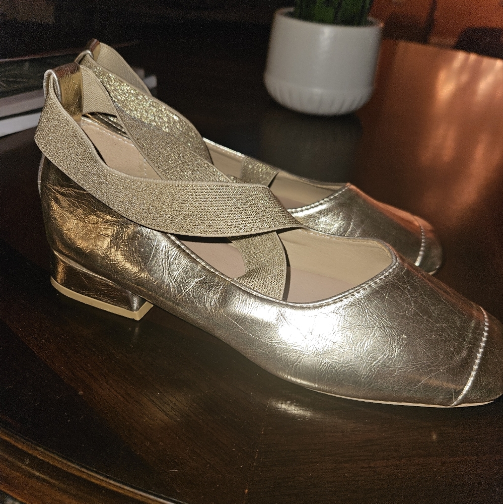 Shoes - Picture 2 of 3